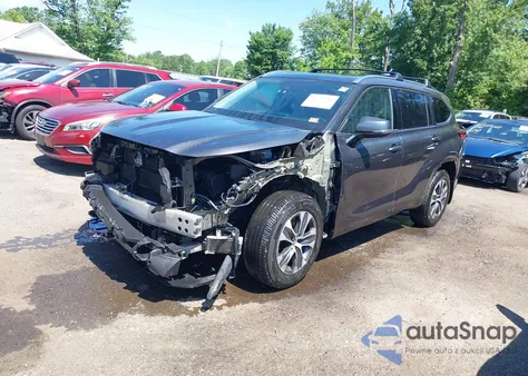 2021 Toyota Highlander Hybrid Xle z USA, uszkodzony, nr VIN 5TDGBRCH5MS518400